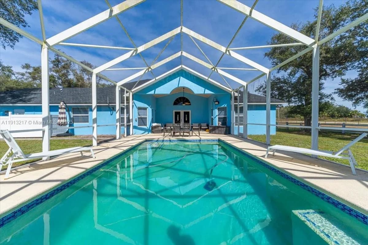 3 bedroom 2 bath for sale at 18 NW 144th Dr, Okeechobee FL 34972