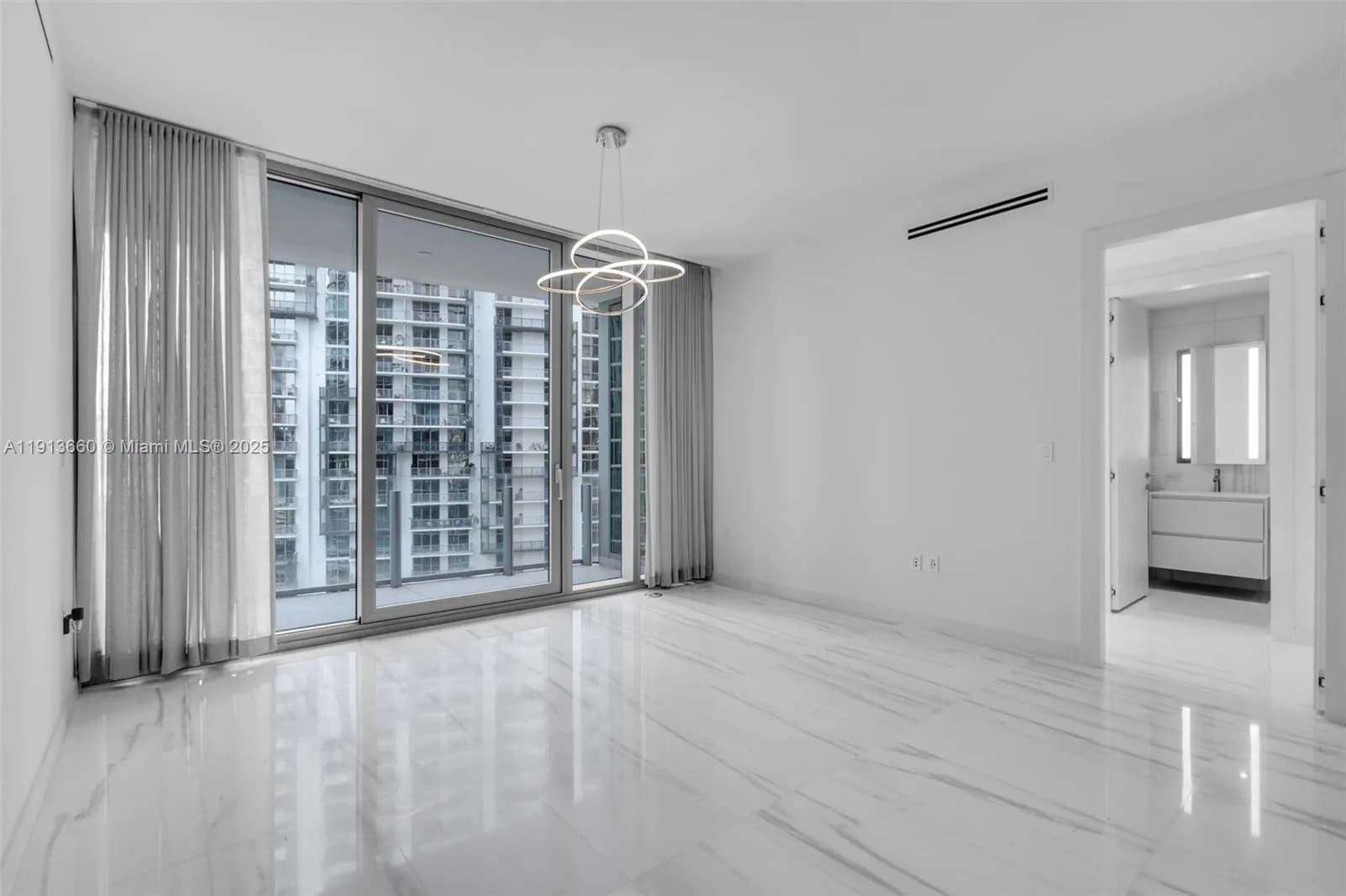 300 Biscayne Boulevard Way # 3009W, Miami FL 33131