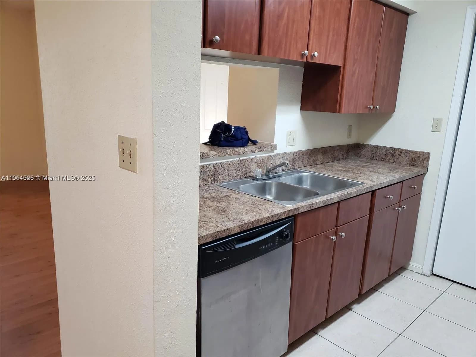 949 Riverside Dr # 427, Coral Springs FL 33071