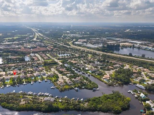 585 SW Yacht Basin Way, Stuart FL 34997