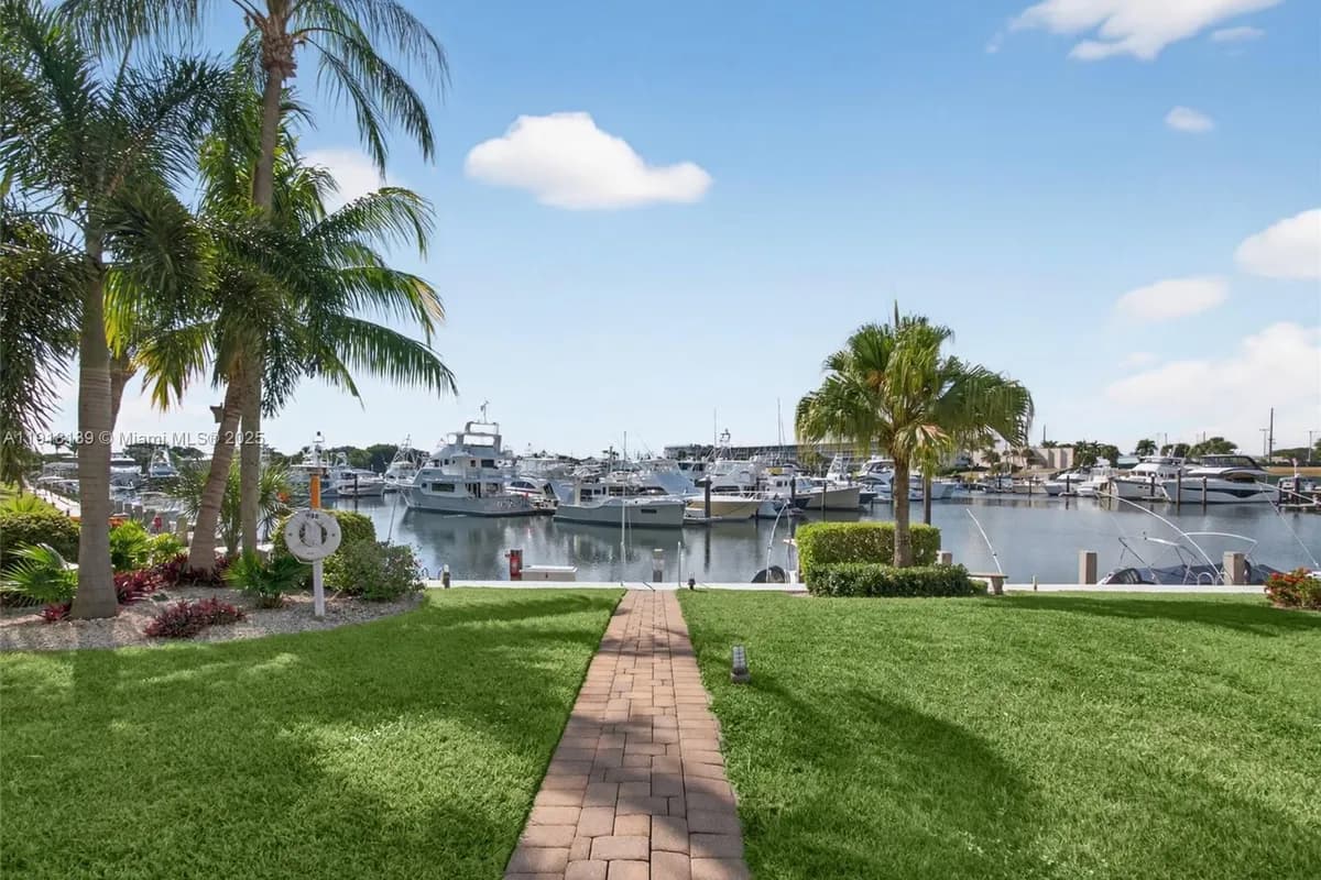 21 E Yacht Club Dr # 505, North Palm Beach FL 33408