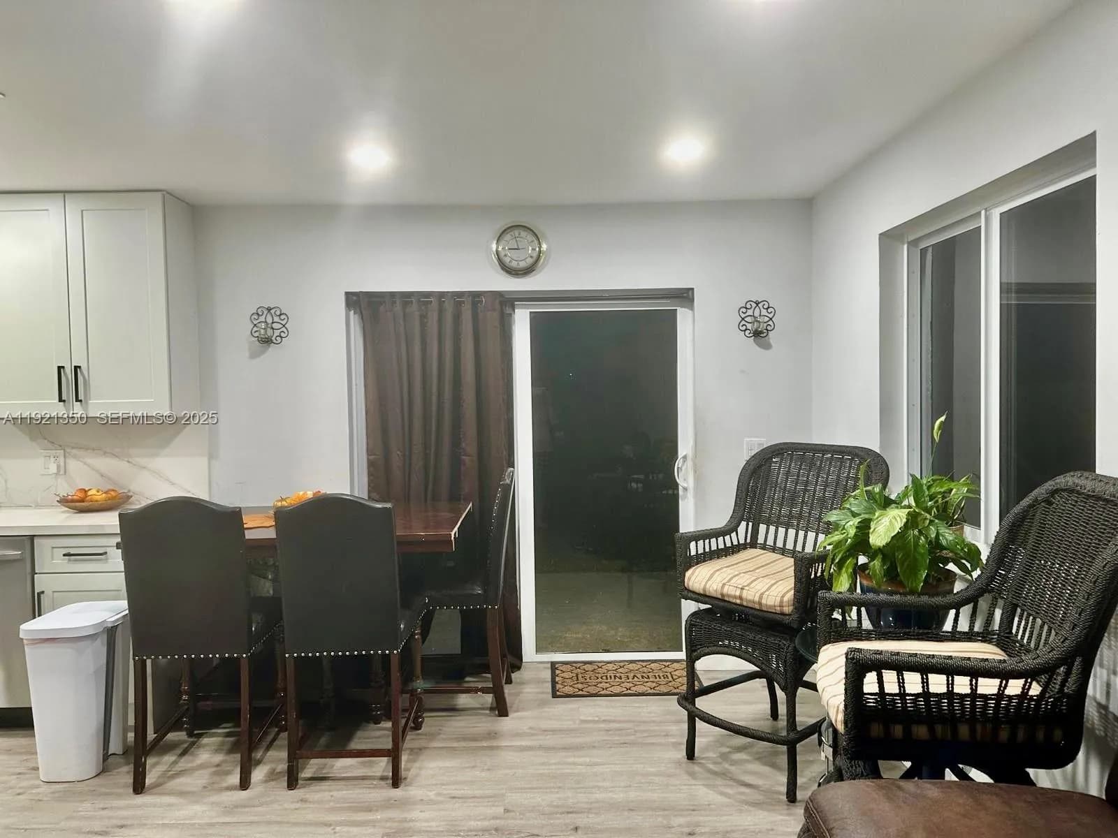 816 NW 8th St, Florida City FL 33034