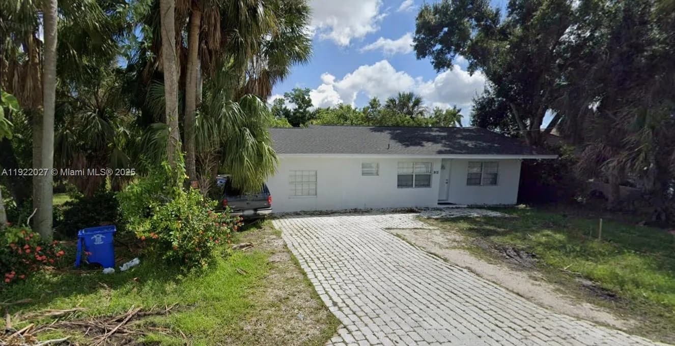 915 E Alderman St, Fort Myers FL 33916