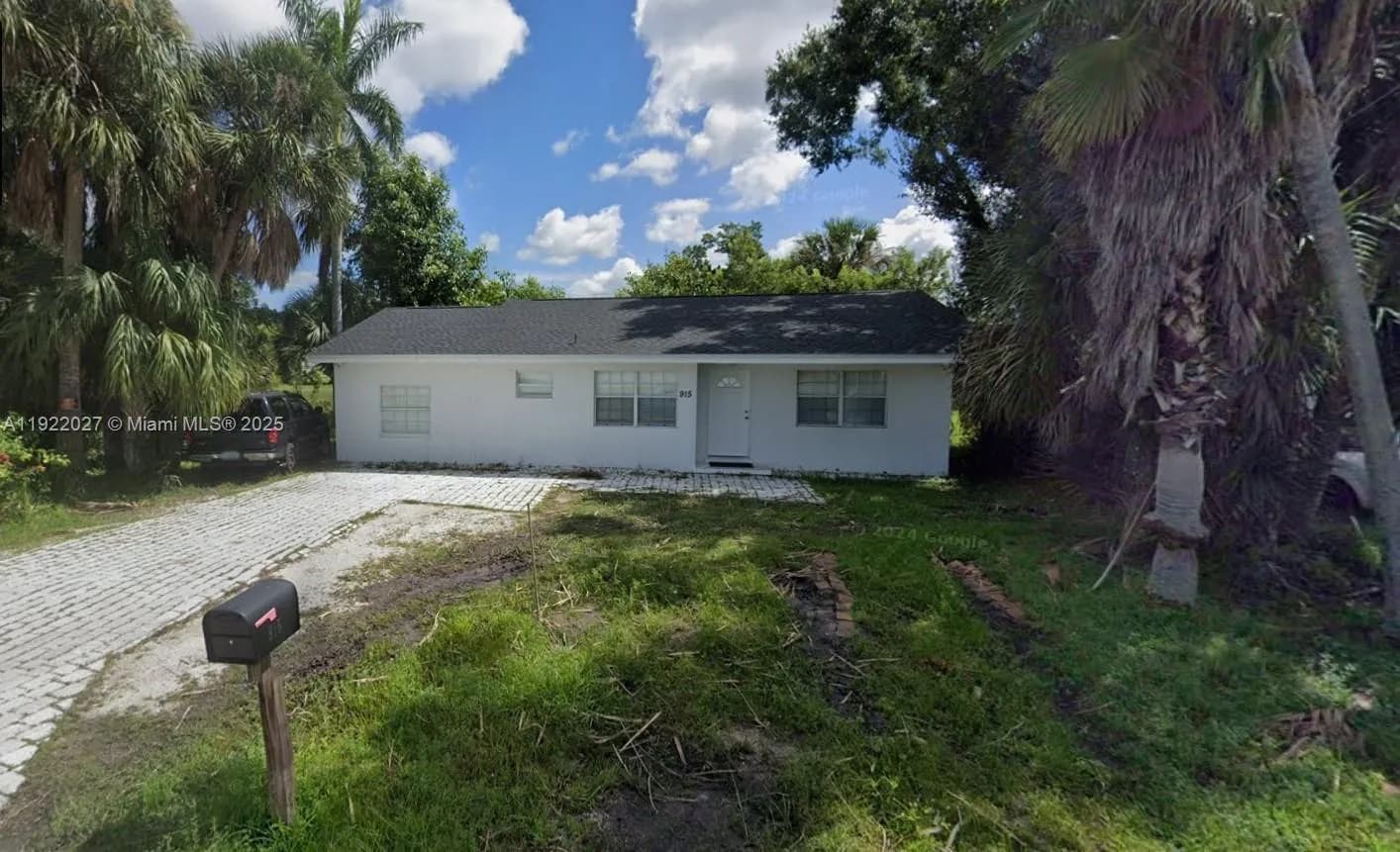 915 E Alderman St, Fort Myers FL 33916