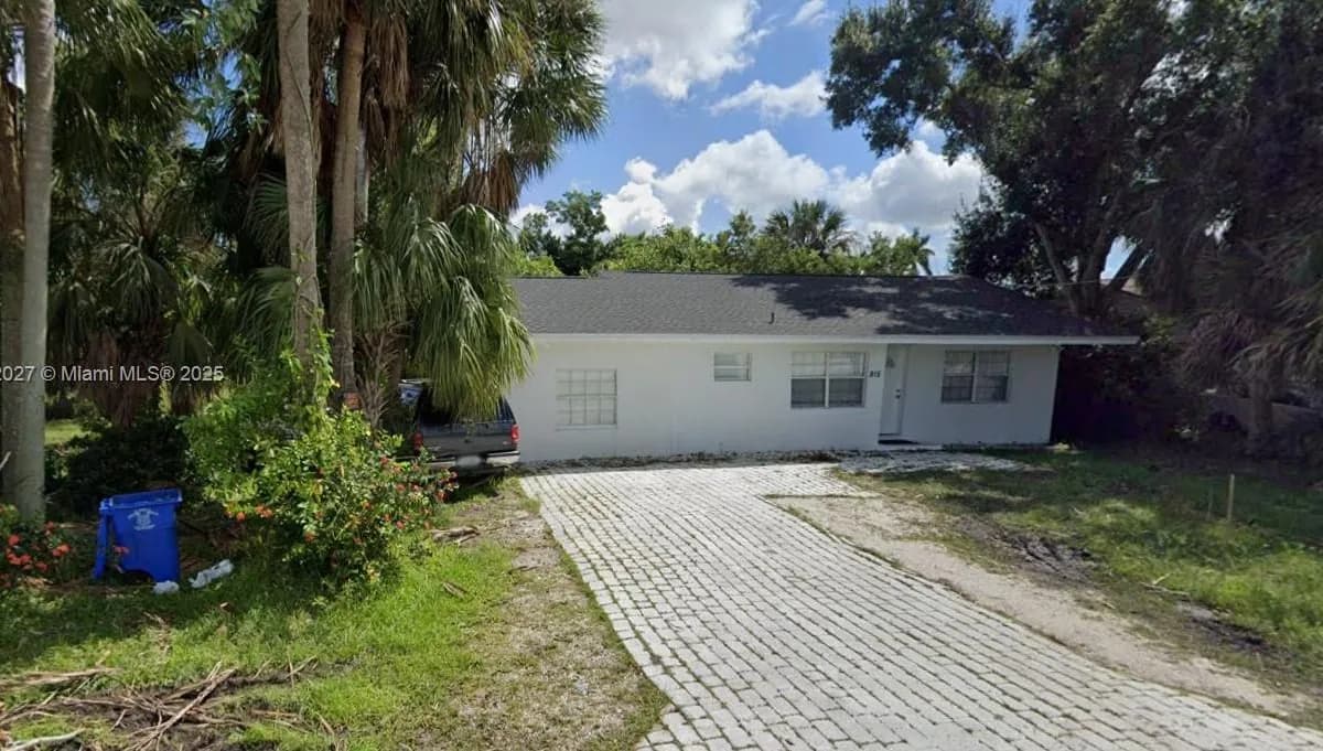 915 E Alderman St, Fort Myers FL 33916