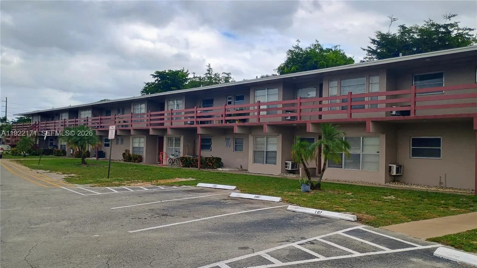 2 bedroom 1 bath for sale at 2980 NW 43rd Ter # 103, Lauderdale Lakes FL 33313