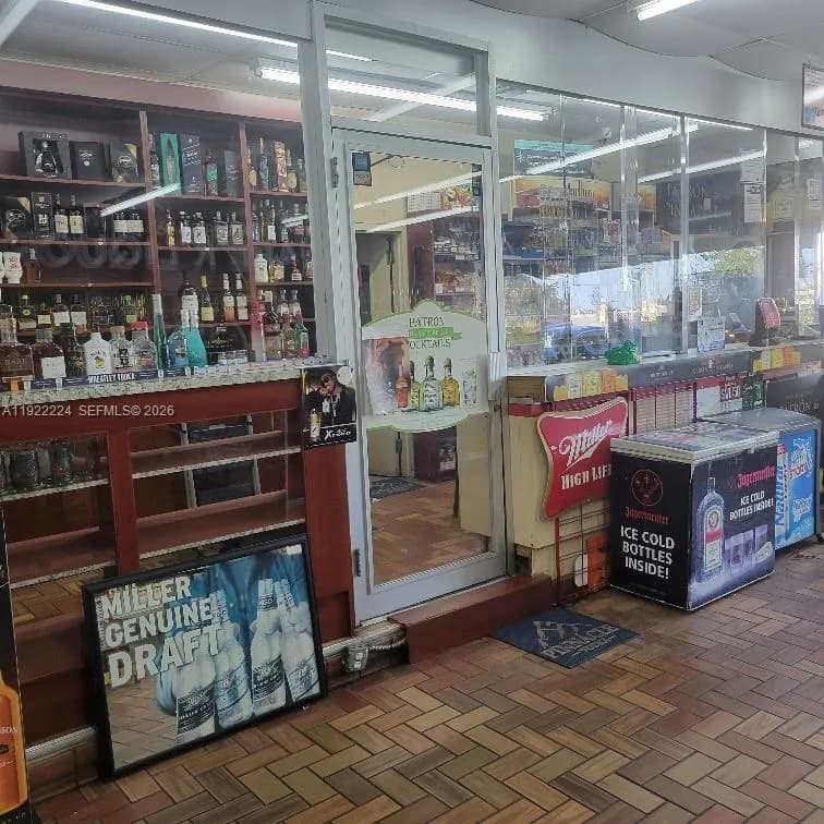 4401 N Dixie Hwy, Oakland Park FL 33334