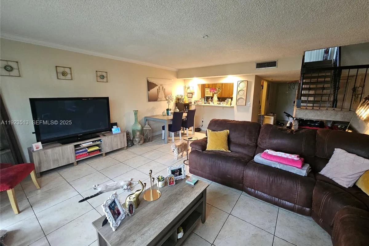 8401 W Sample Rd # 10, Coral Springs FL 33065