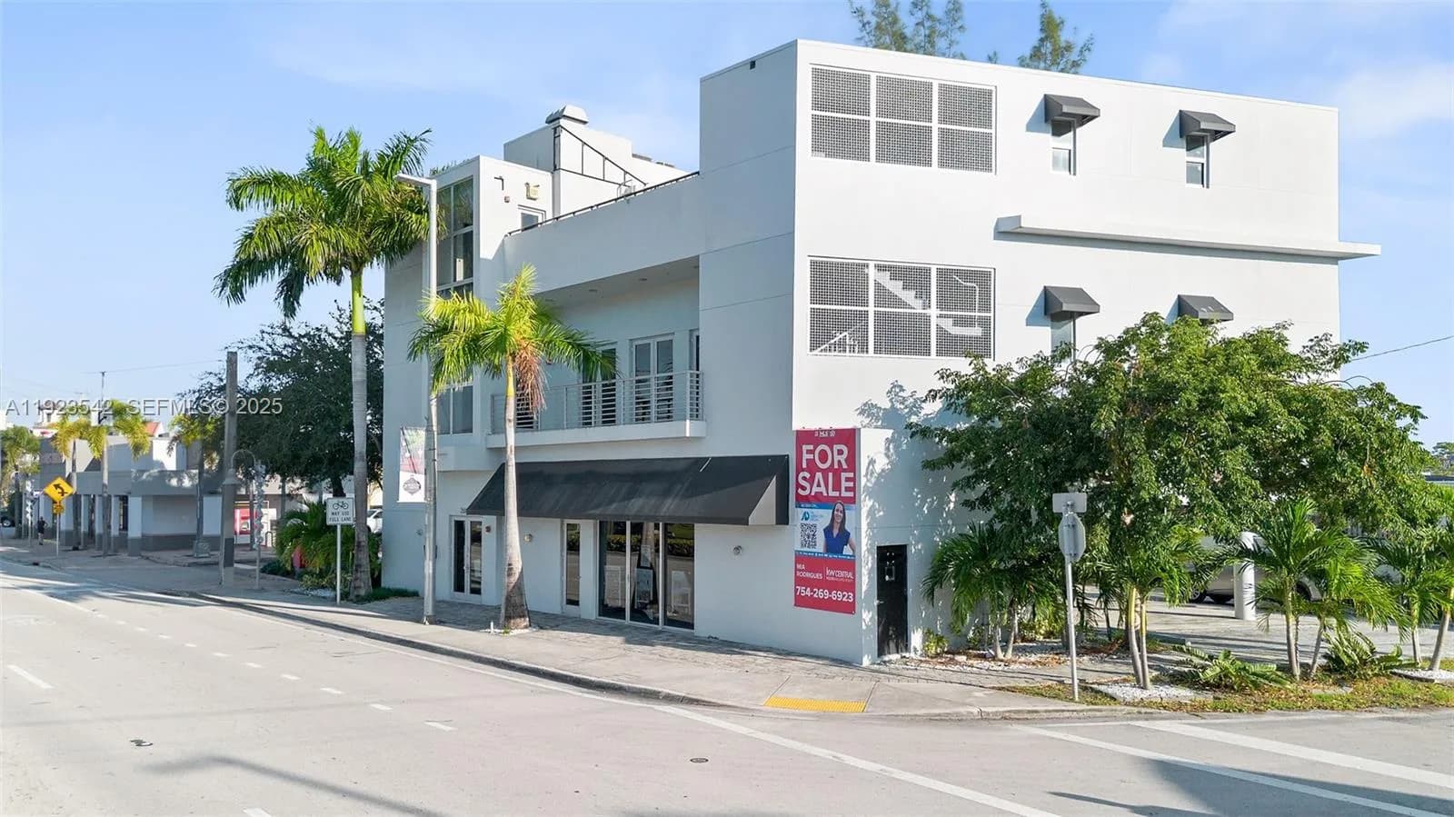 2500 Wilton Dr, Wilton Manors FL 33305
