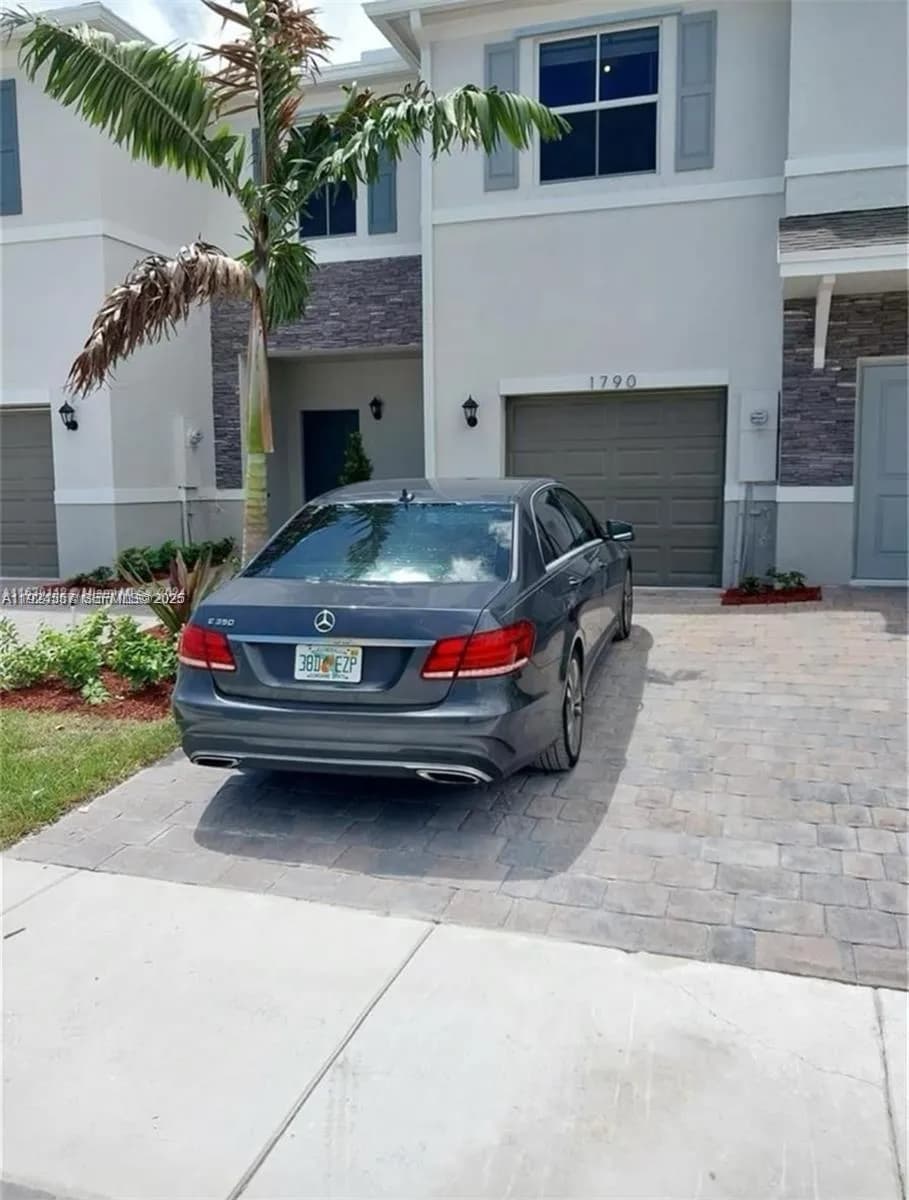 1790 SE 7th Ter # 1790, Homestead FL 33034