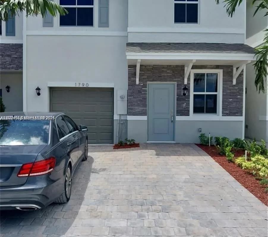 1790 SE 7th Ter # 1790, Homestead FL 33034