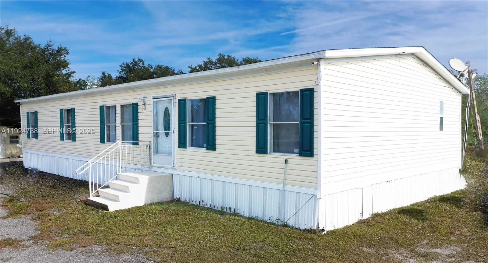 4 bedroom 2 bath for sale at 225 N Estribo ST, Clewiston FL 33440