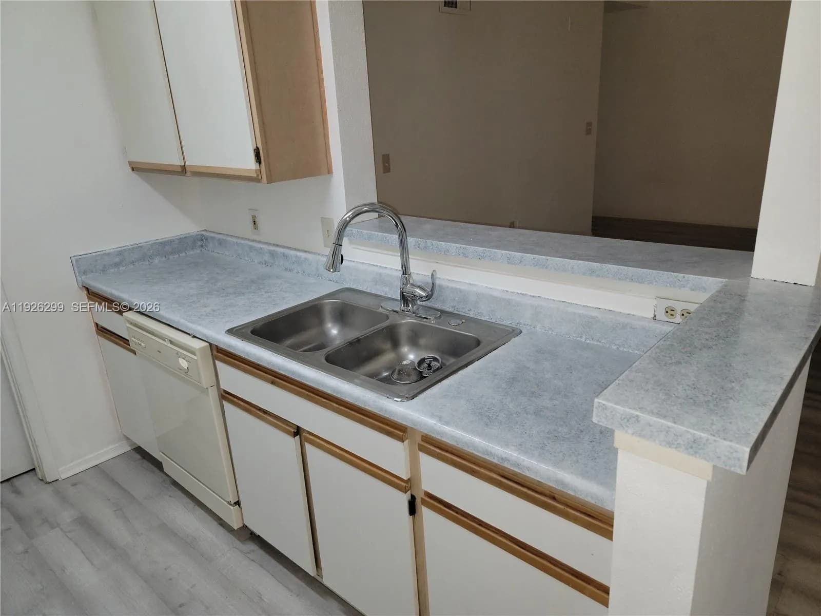 2420 NW 33rd St # 1011, Oakland Park FL 33309