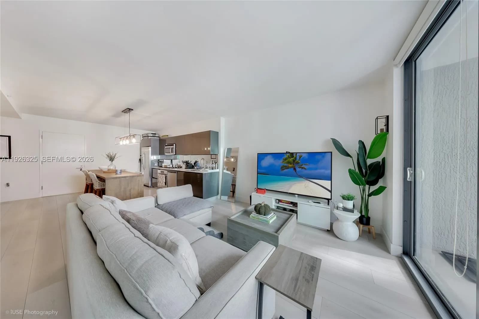 1 bedroom 1 bath Residential for sale at 31 SE 6th St # 2506, Miami FL 33131
