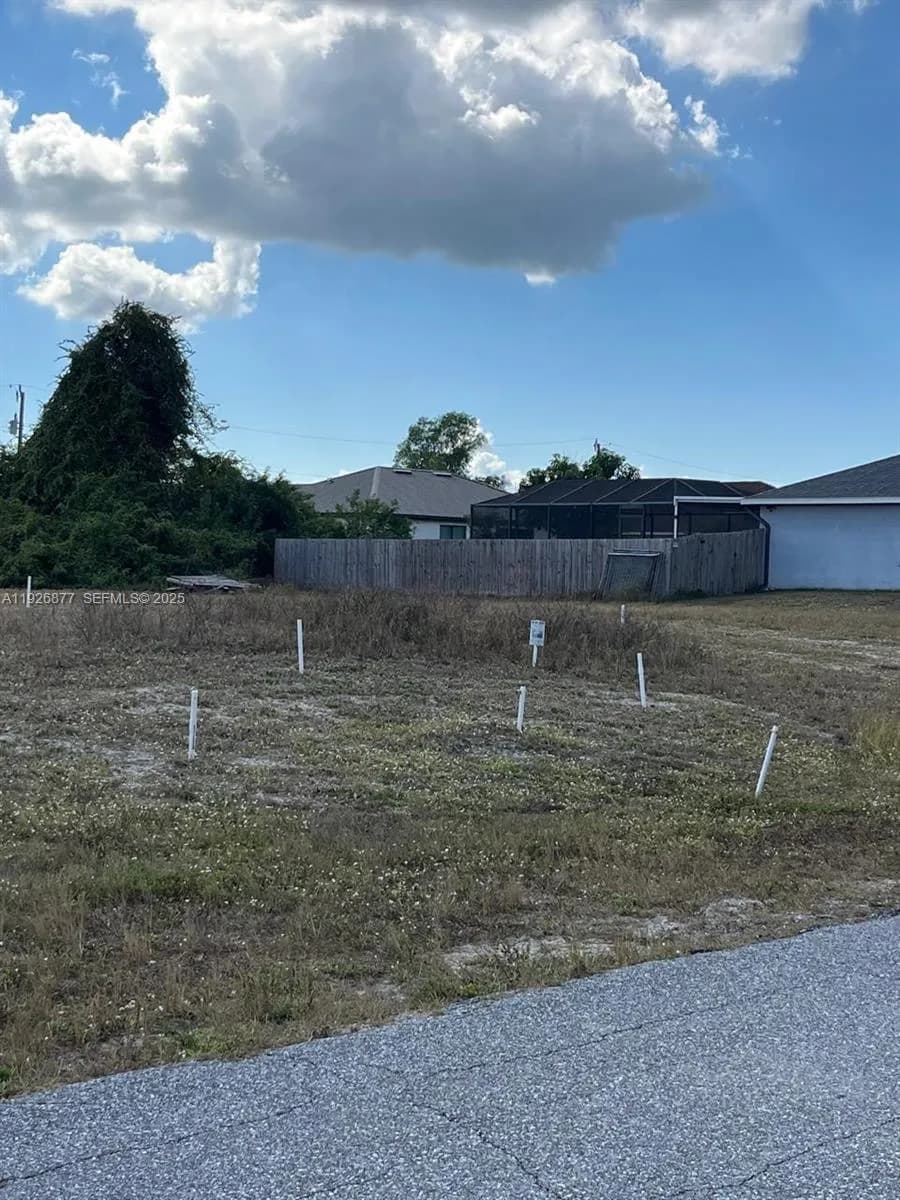 2002 NW 3 TER, Cape Coral FL 33993