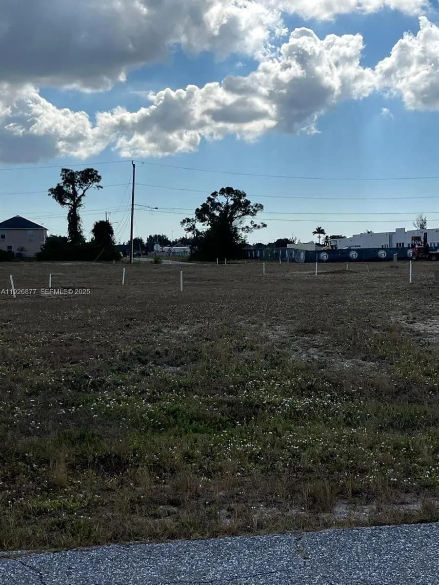 2002 NW 3 TER, Cape Coral FL 33993