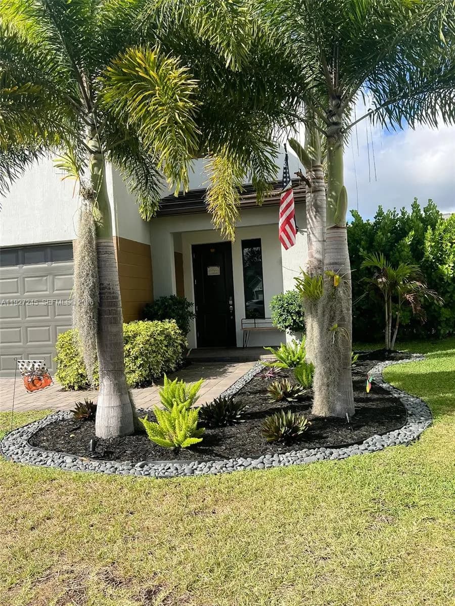 16372 Sandy Shore Dr, Westlake FL 33470