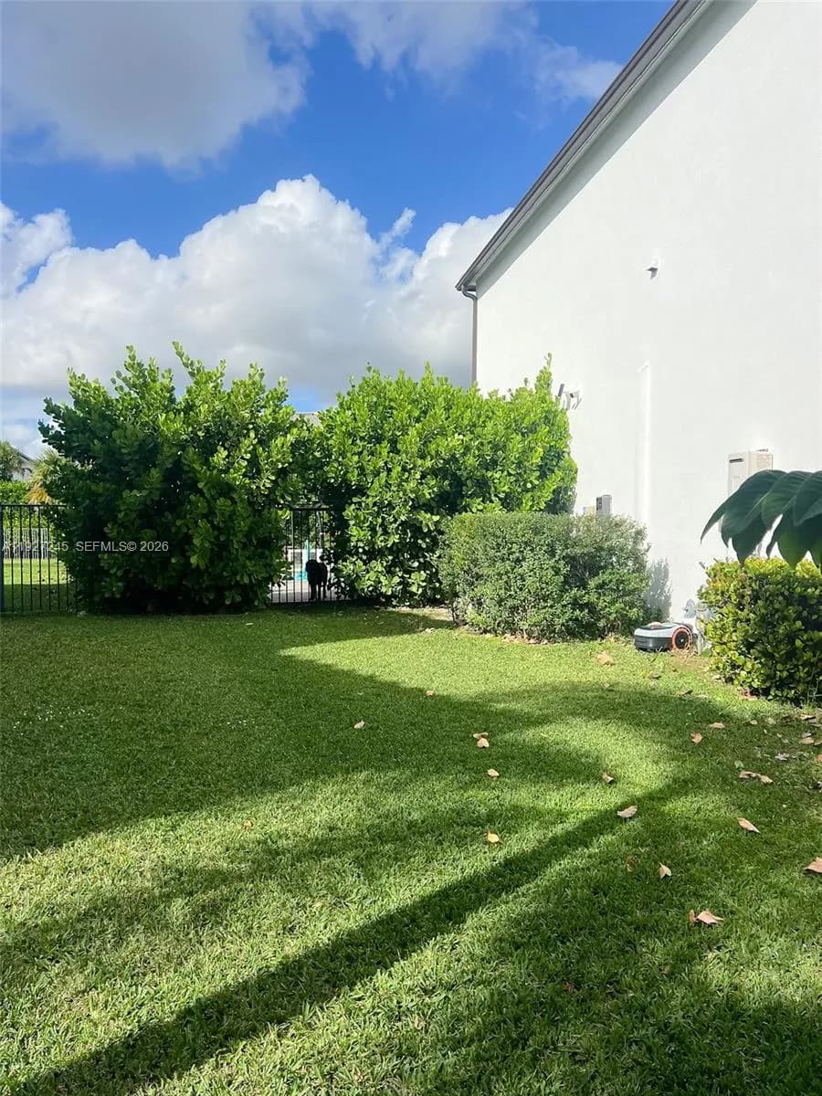 16372 Sandy Shore Dr, Westlake FL 33470