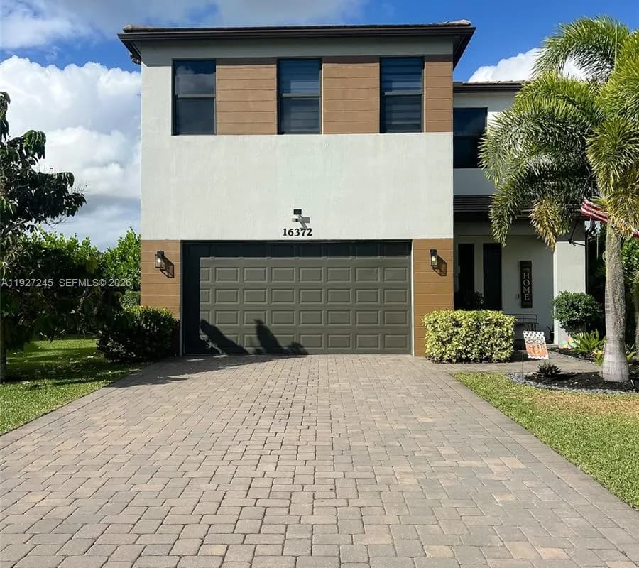 16372 Sandy Shore Dr, Westlake FL 33470