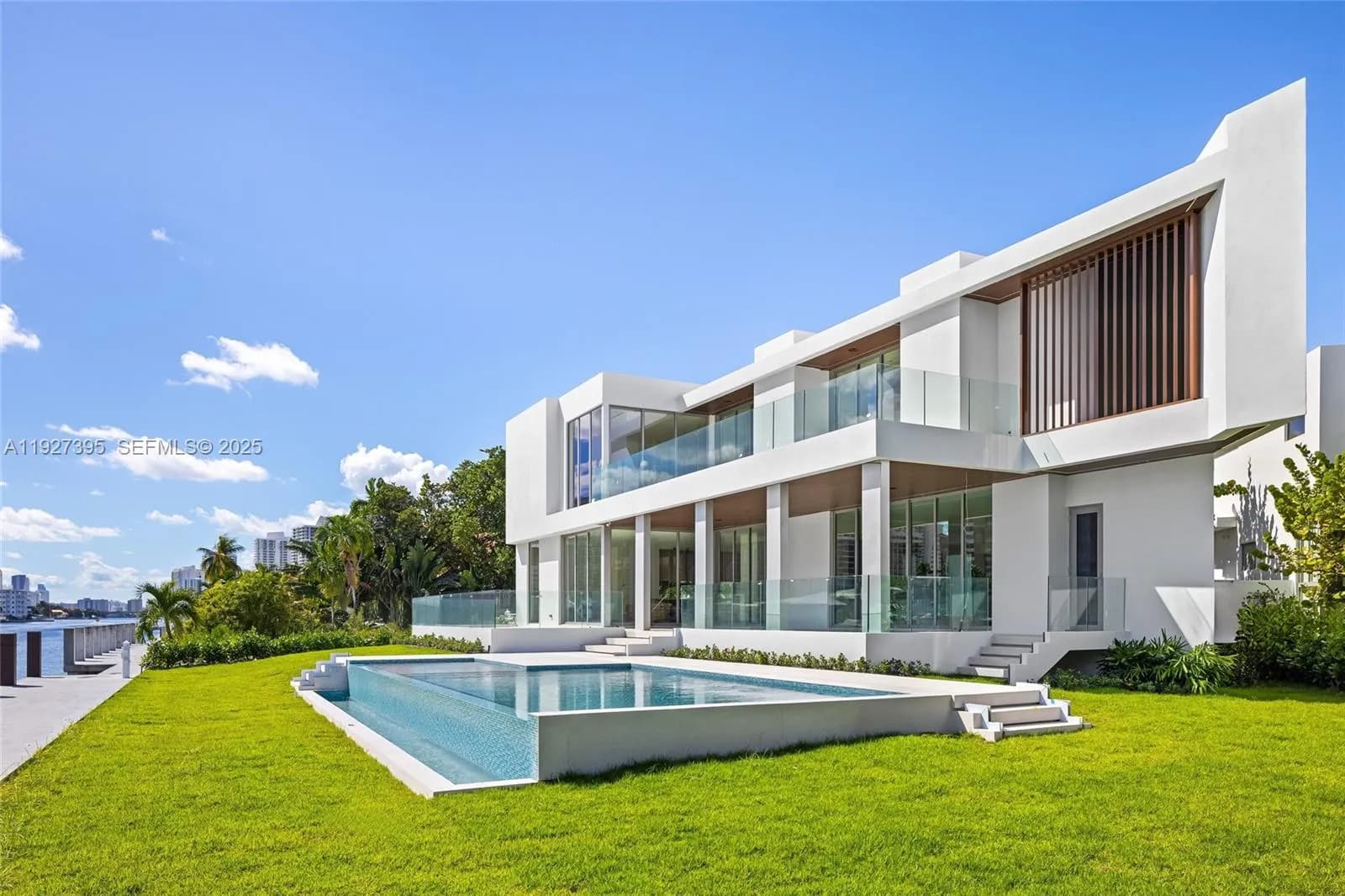 503 Palm Dr, Hallandale Beach FL 33009