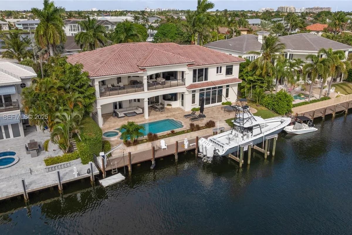 2320 NE 34th Ct, Lighthouse Point FL 33064