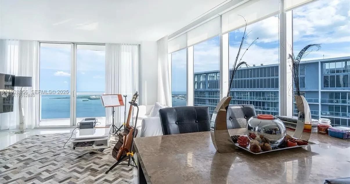 475 Brickell Ave # 5707, Miami FL 33131