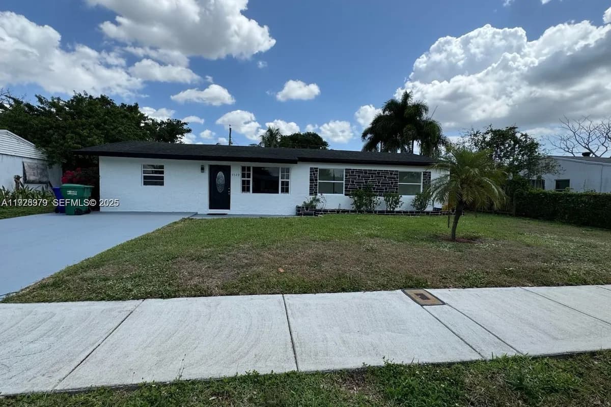4529 SW 24th St, Fort Lauderdale FL 33317