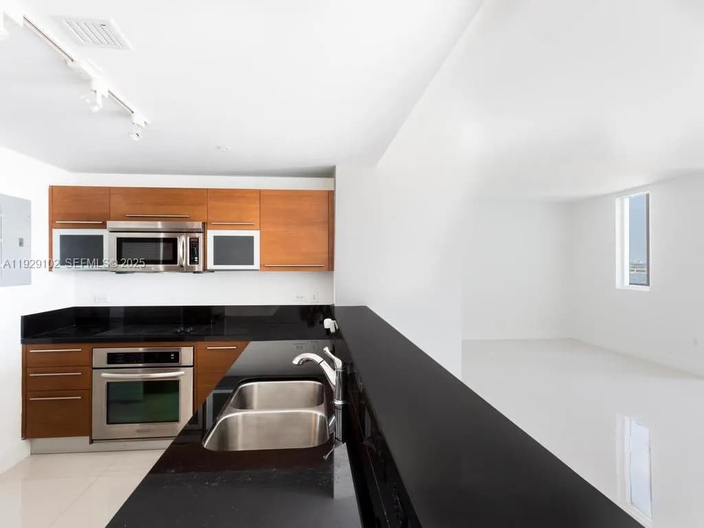 244 Biscayne Blvd # 2402, Miami FL 33132