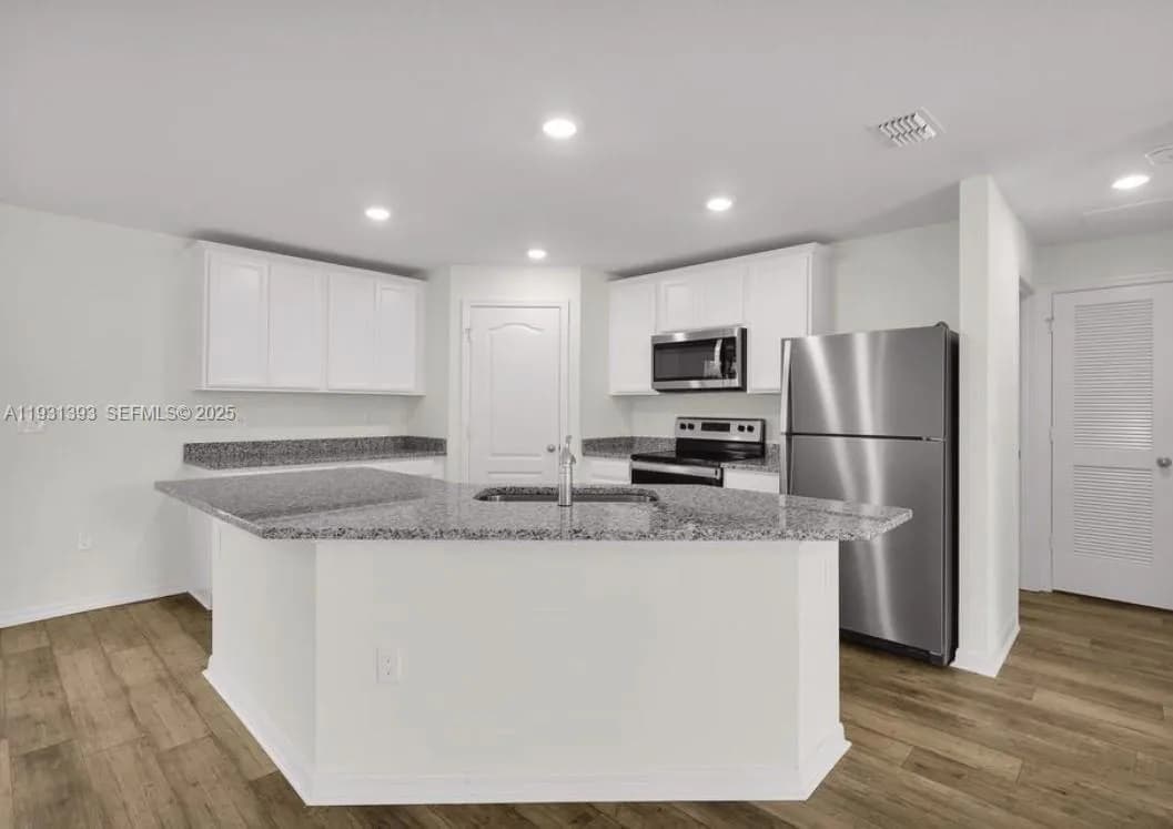 861 WINWOOD CIRCLE, Fort Myers FL 33913