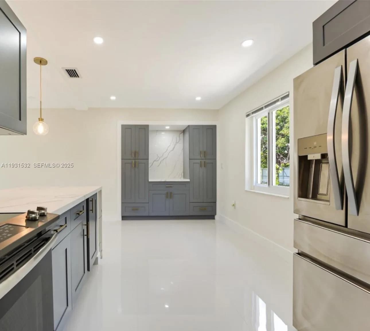 851 NW 146th St, Miami FL 33168