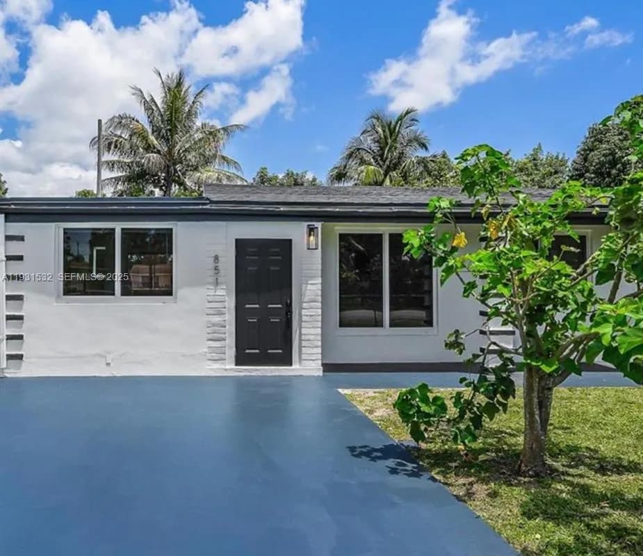 851 NW 146th St, Miami FL 33168