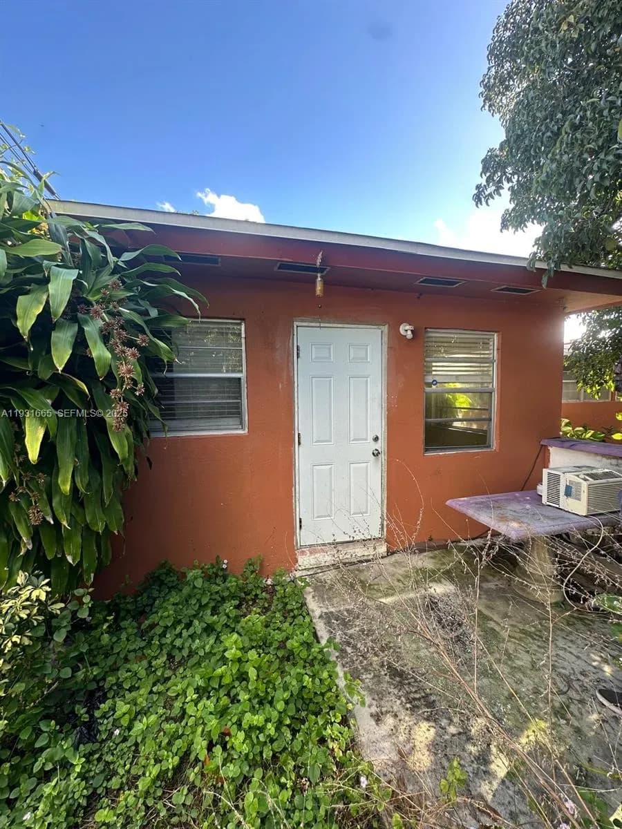 1300 W 7th St, Riviera Beach FL 33404