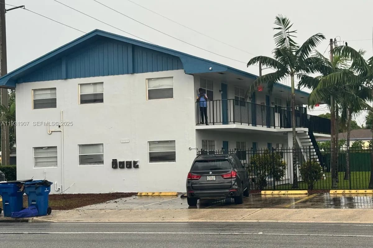 215 W Blue Heron Blvd, Riviera Beach FL 33404