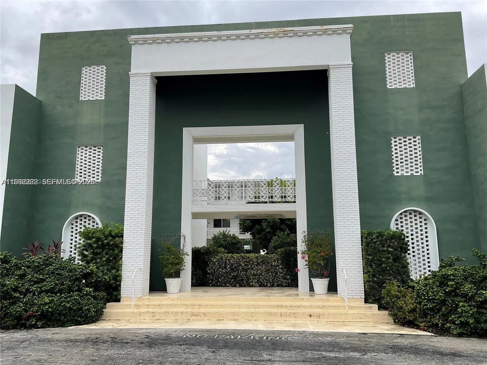 9920 Collins Ave # 16, Bal Harbour FL 33154