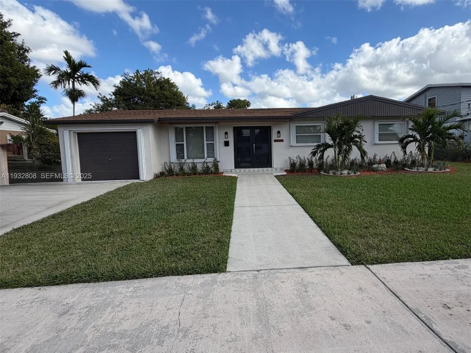 3 bedroom 2 bath for sale at 6181 SW 109 ct, Unincorporated Dade County FL 33173