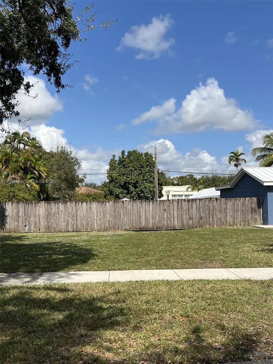 149 Glendale Dr, Miami Springs FL 33166