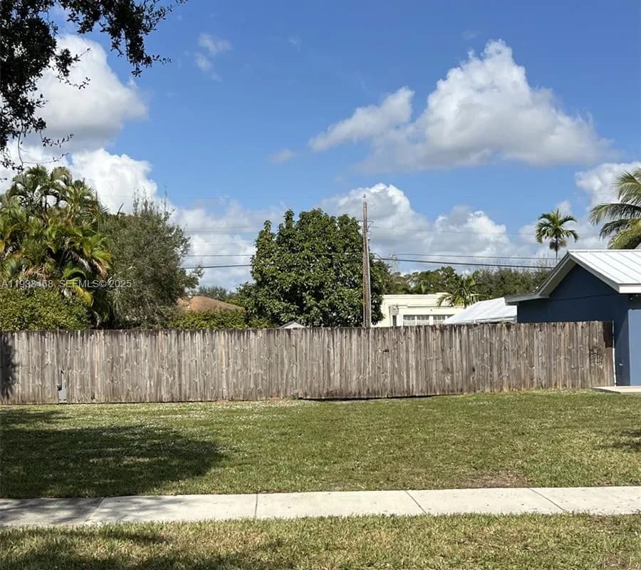 149 Glendale Dr, Miami Springs FL 33166