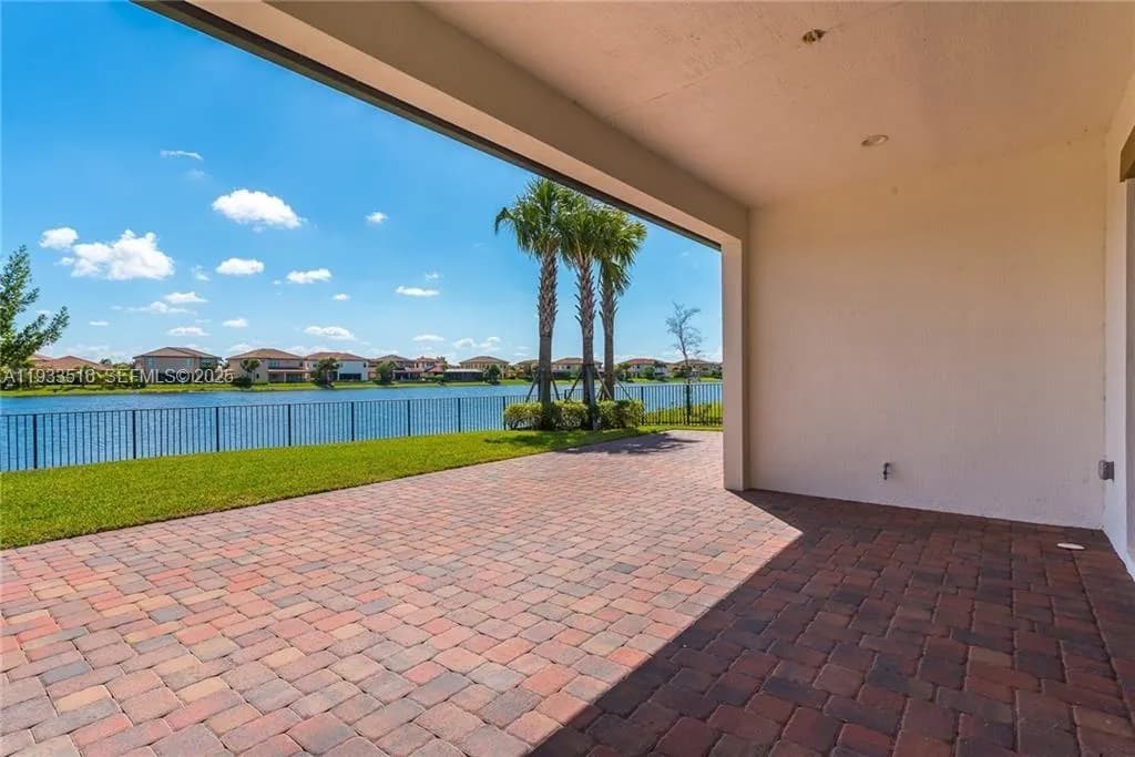 11170 NW 82nd Pl, Parkland FL 33076