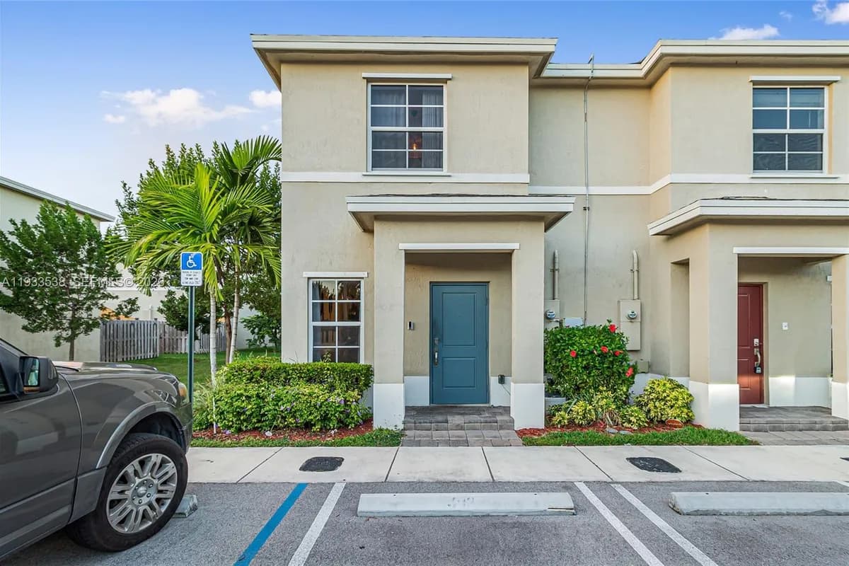 476 NE 5th St, Florida City FL 33034