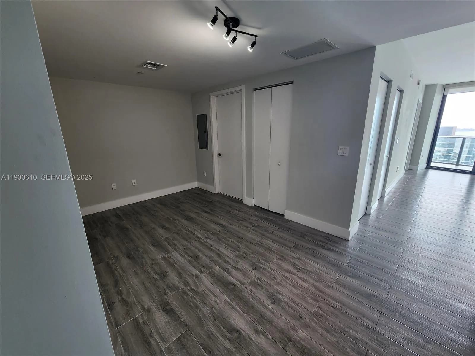 2 bedroom 2 bath for sale at 1300 S Miami Ave # 3502, Miami FL 33130