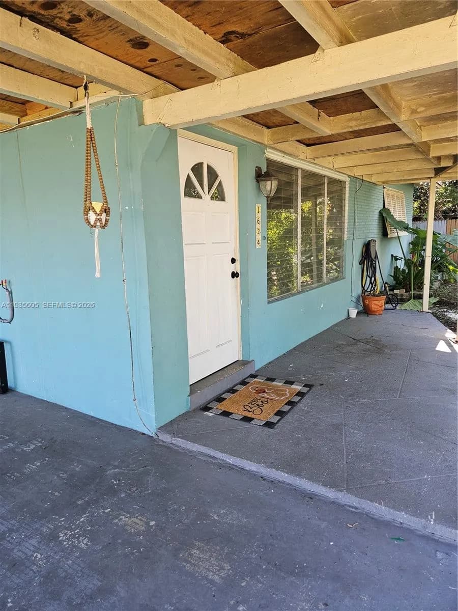 1624 E River Dr, Margate FL 33063