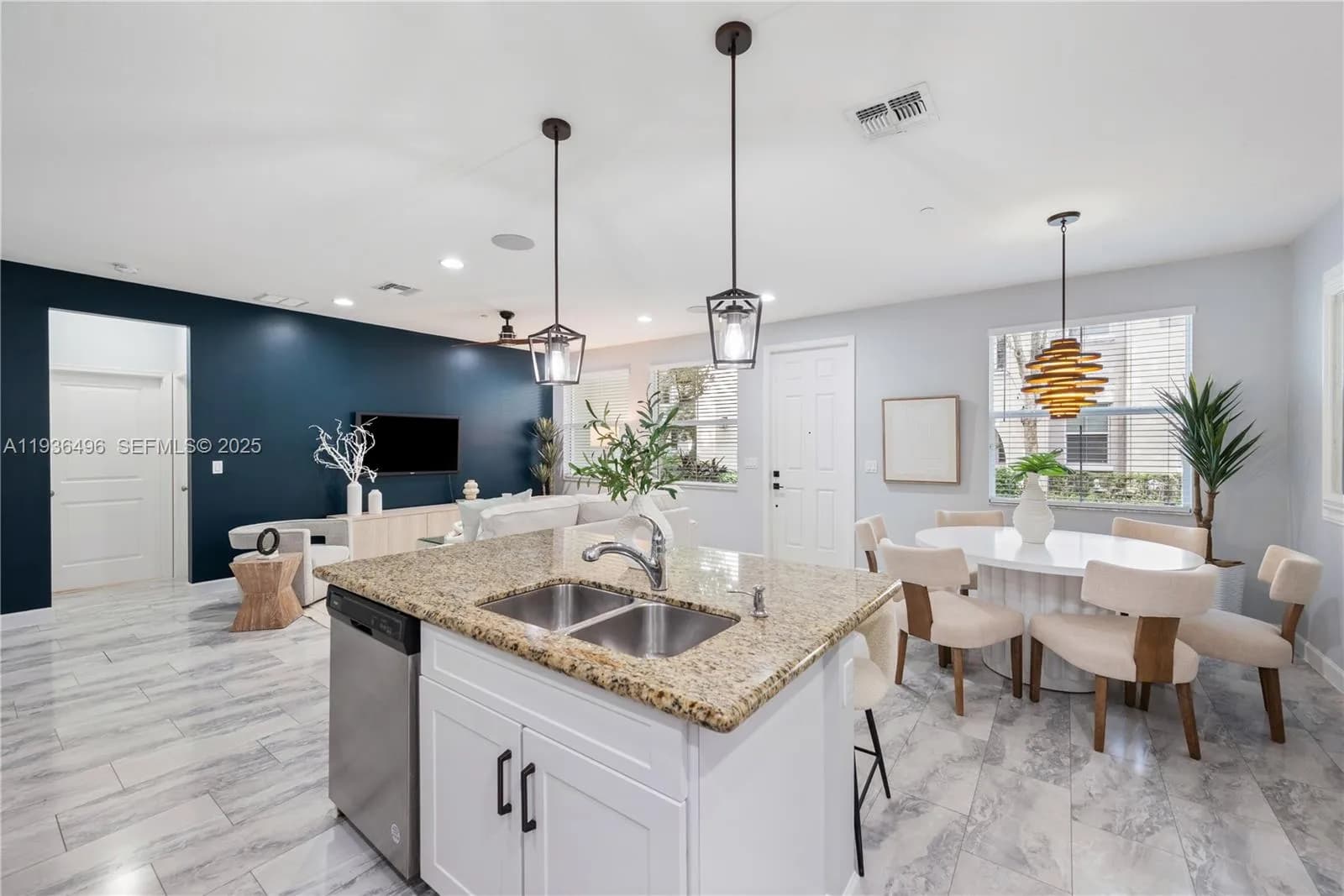 4184 Cascada Cir, Cooper City FL 33024