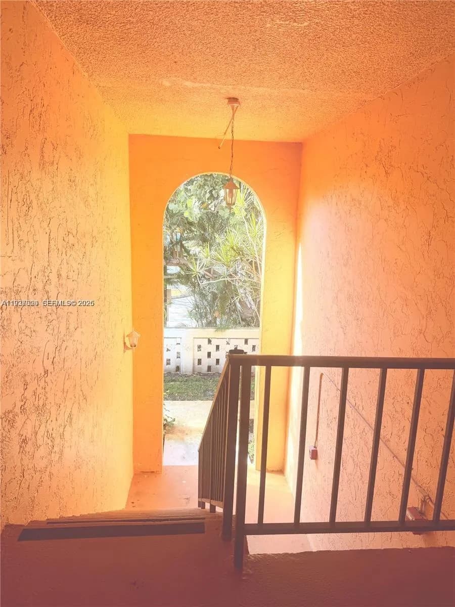 7208 Fairway Dr # I20, Miami Lakes FL 33014