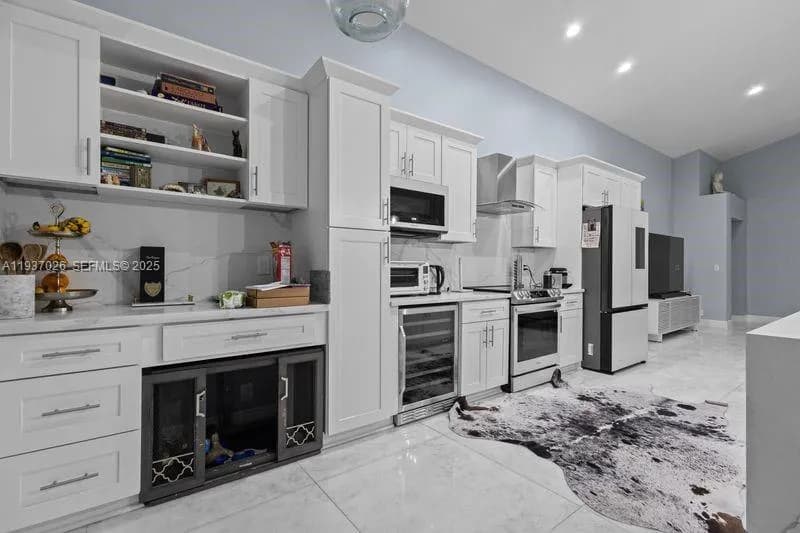 6952 NW 27th Ct, Margate FL 33063