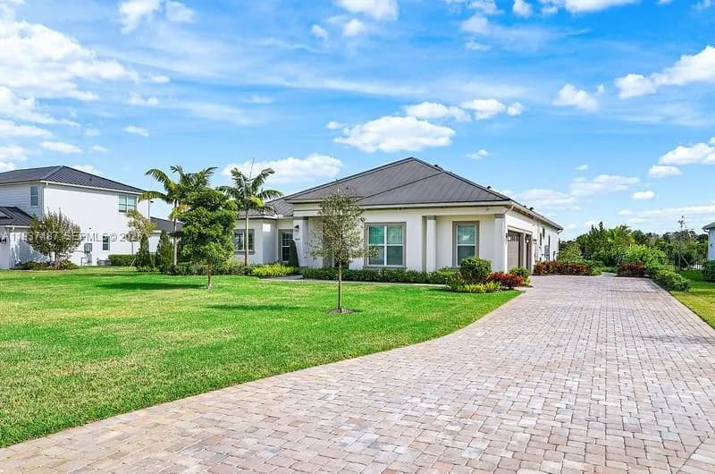 20017 SE Bridgewater Drive, Jupiter FL 33458