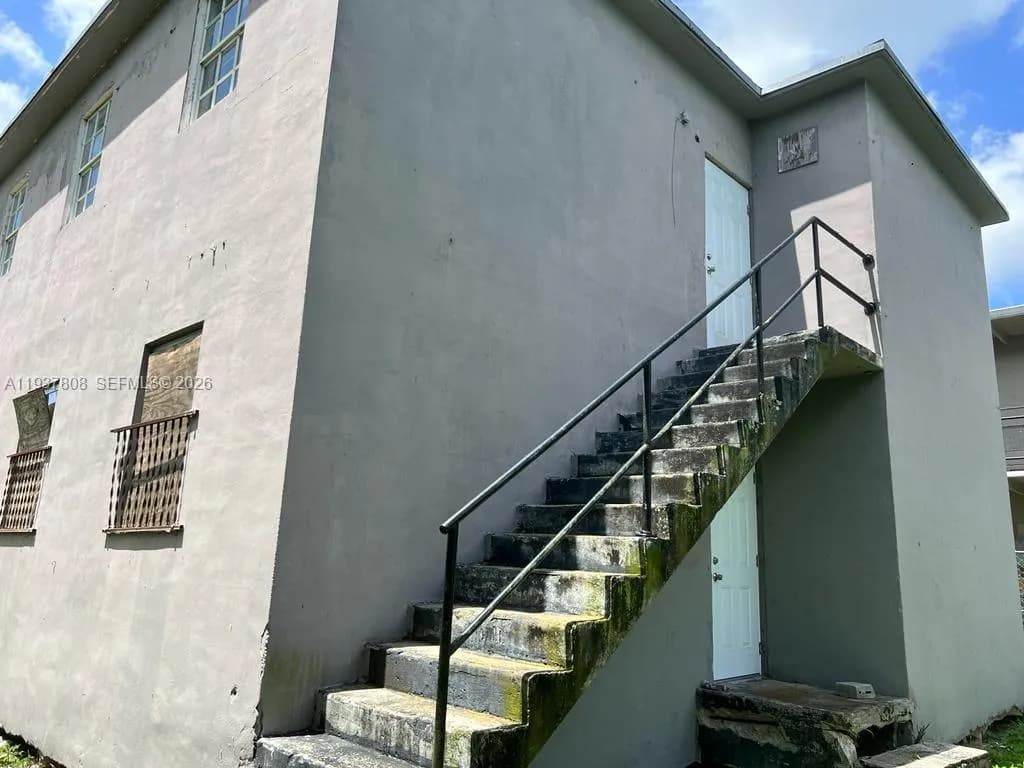 171 Booker Pl, Pahokee FL 33476