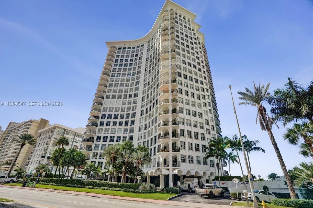 4 bedroom 4 bath for sale at 5660 COLLINS, Miami Beach FL 33140
