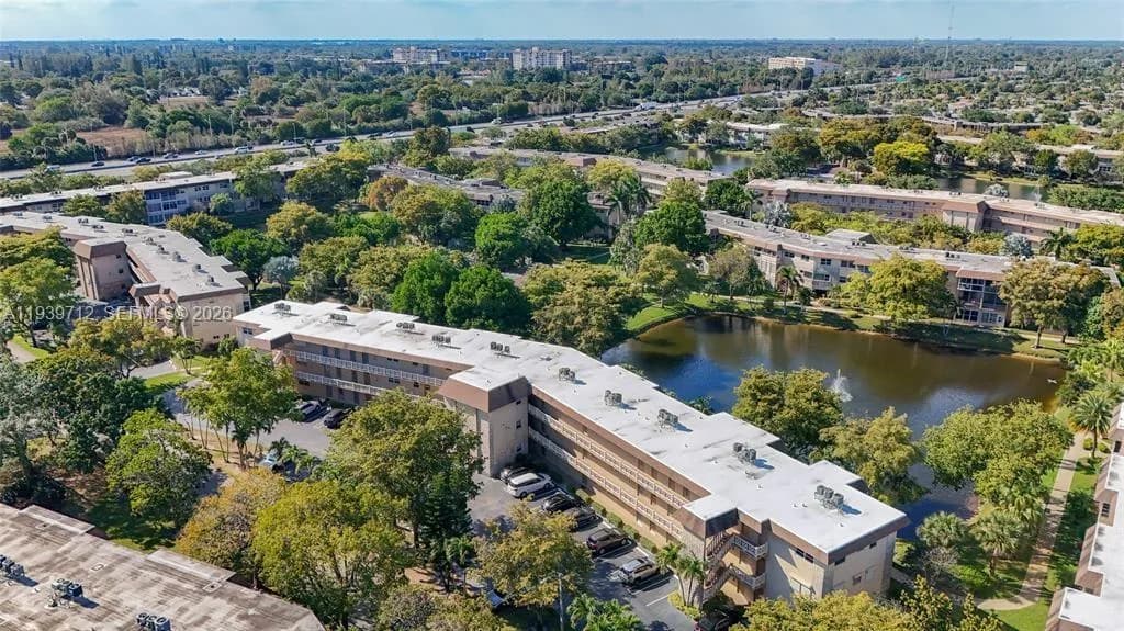 5001 NW 34th St # 205, Lauderdale Lakes FL 33319