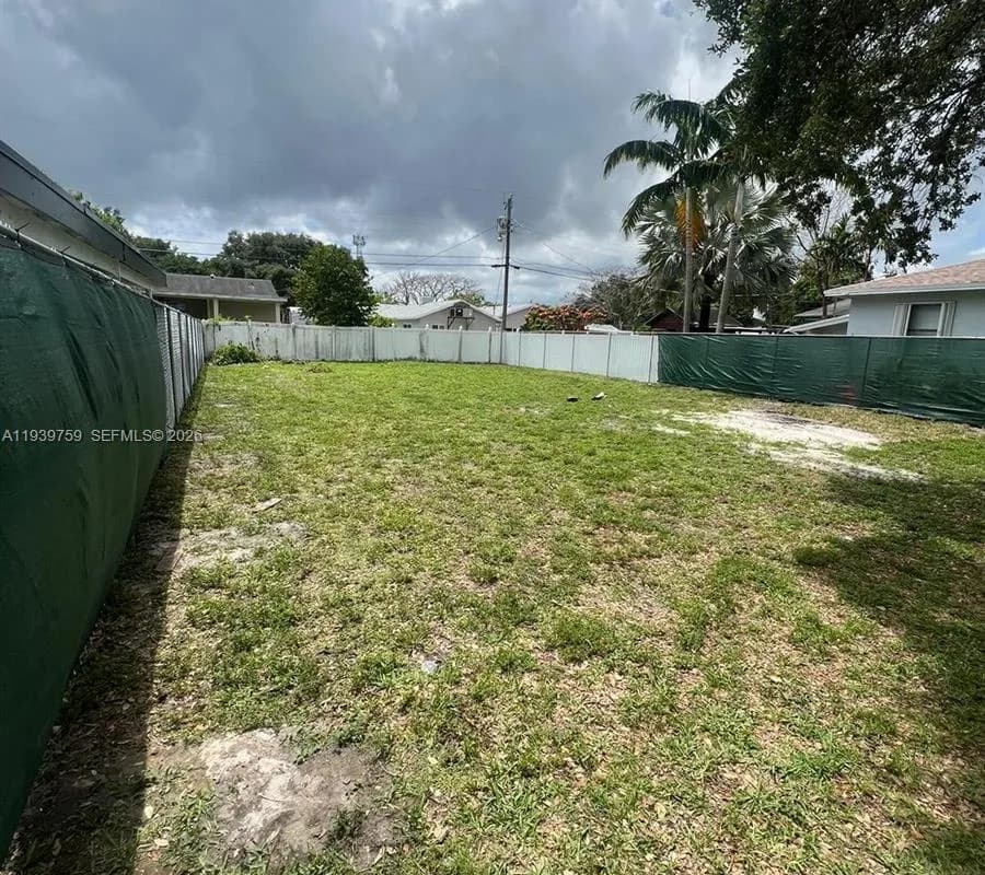 6122 Garfield St, Hollywood FL 33024