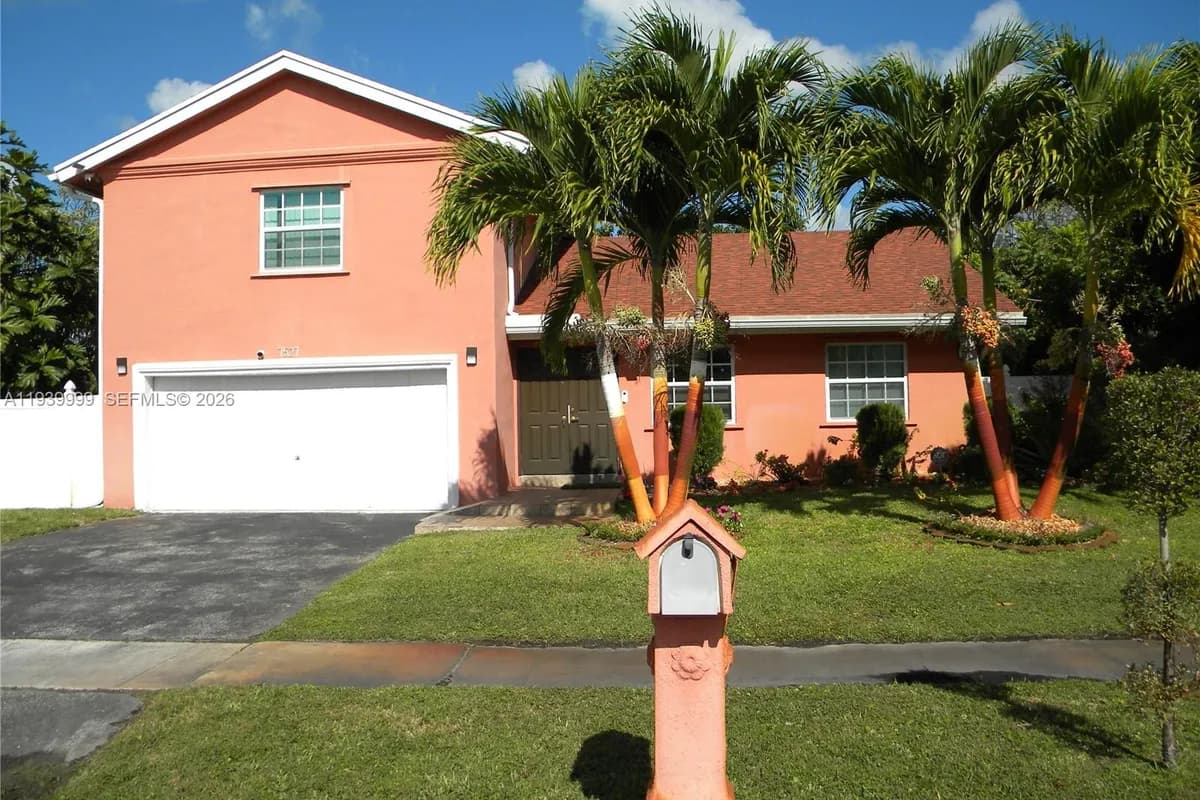 7527 SW 7th Ct, North Lauderdale FL 33068